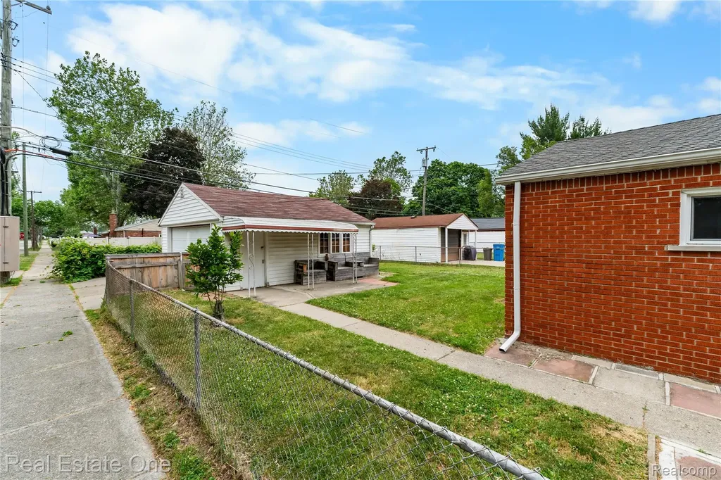4718 Roosevelt Boulevard Dearborn Heights City MI 48125