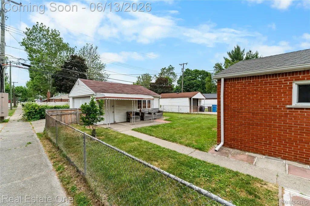 4718 Roosevelt Boulevard Dearborn Heights City MI 48125