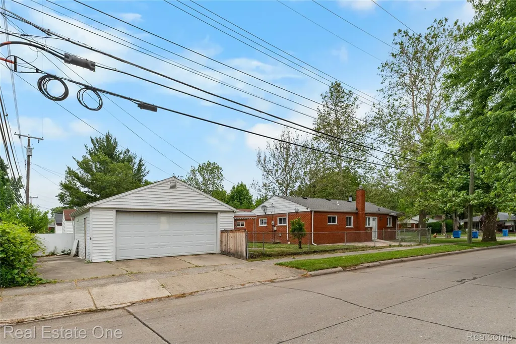4718 Roosevelt Boulevard Dearborn Heights City MI 48125