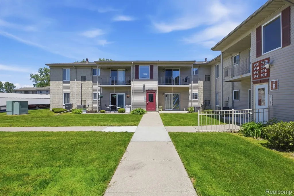 9921 Allen Pointe Drive Allen Park City MI 48101