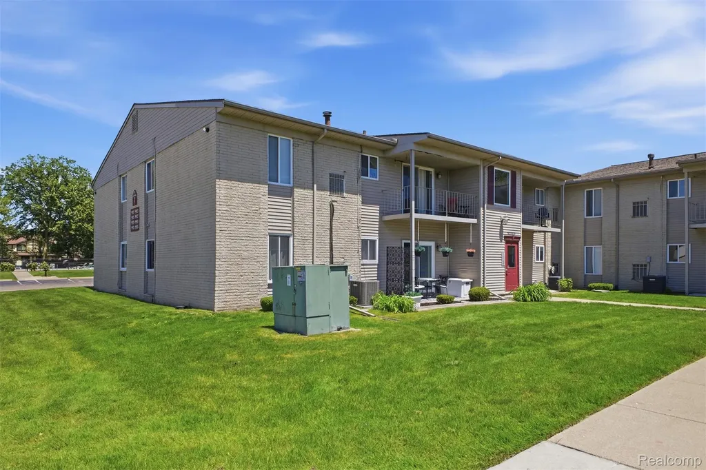 9921 Allen Pointe Drive Allen Park City MI 48101