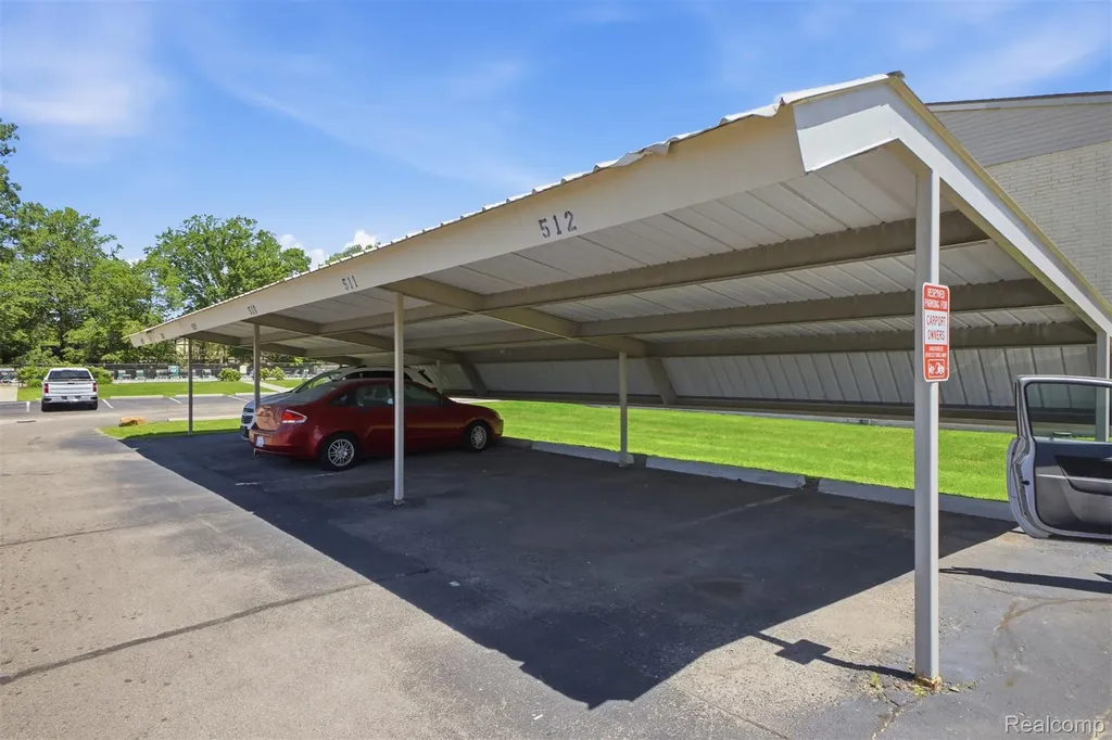 9921 Allen Pointe Drive Allen Park City MI 48101