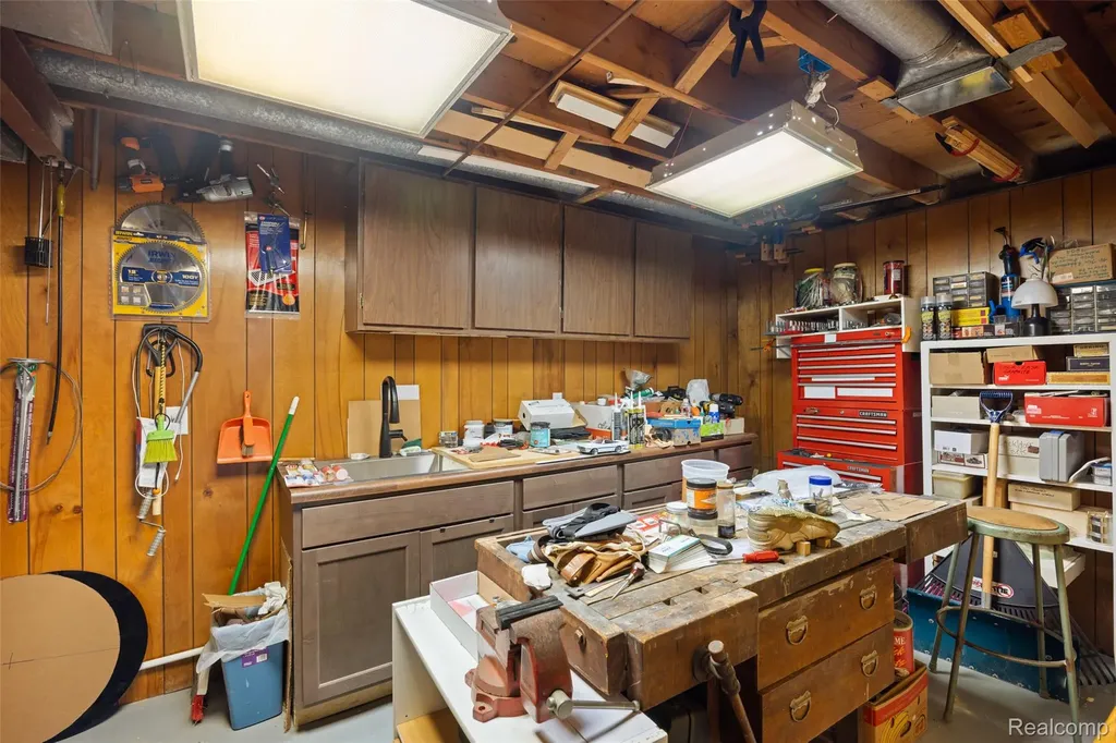 44134 Harmony Lane Van Buren Charter Township MI 48111