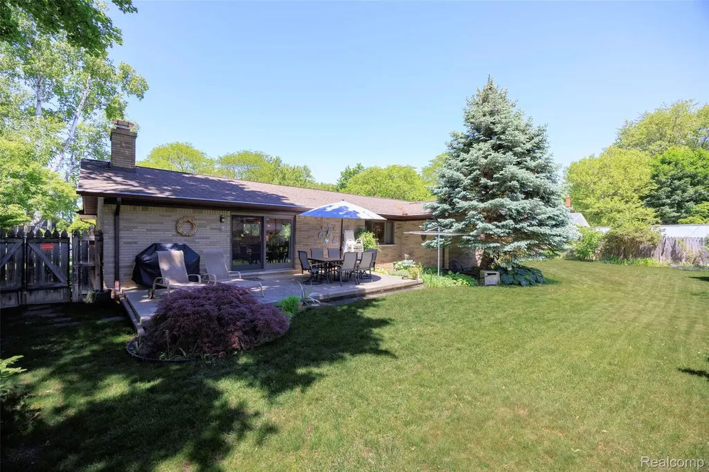 44134 Harmony Lane Van Buren Charter Township MI 48111
