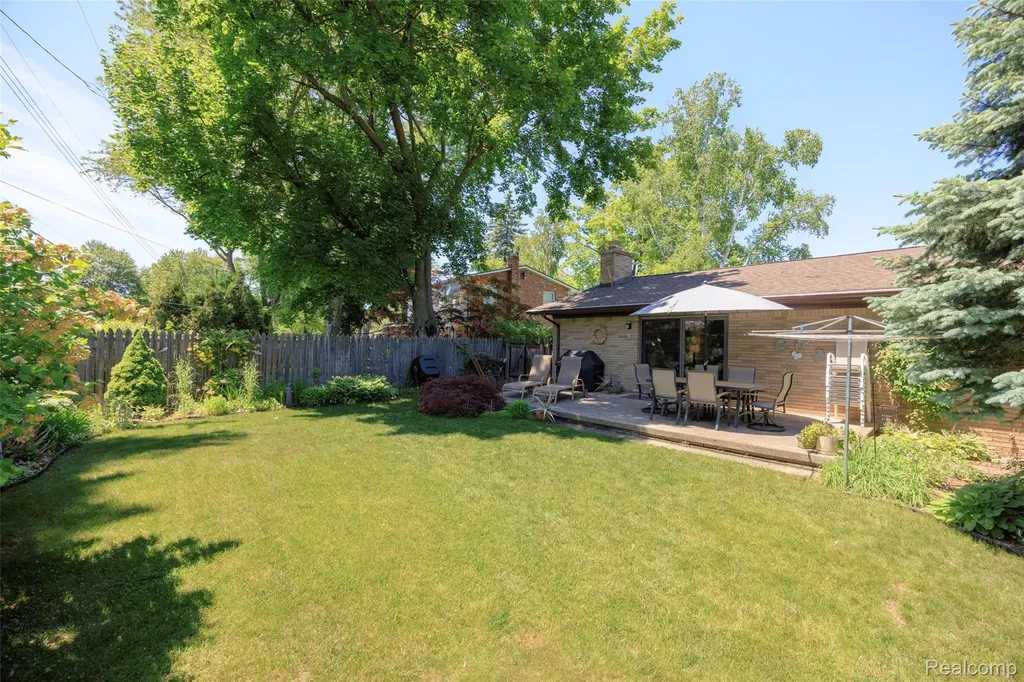 44134 Harmony Lane Van Buren Charter Township MI 48111