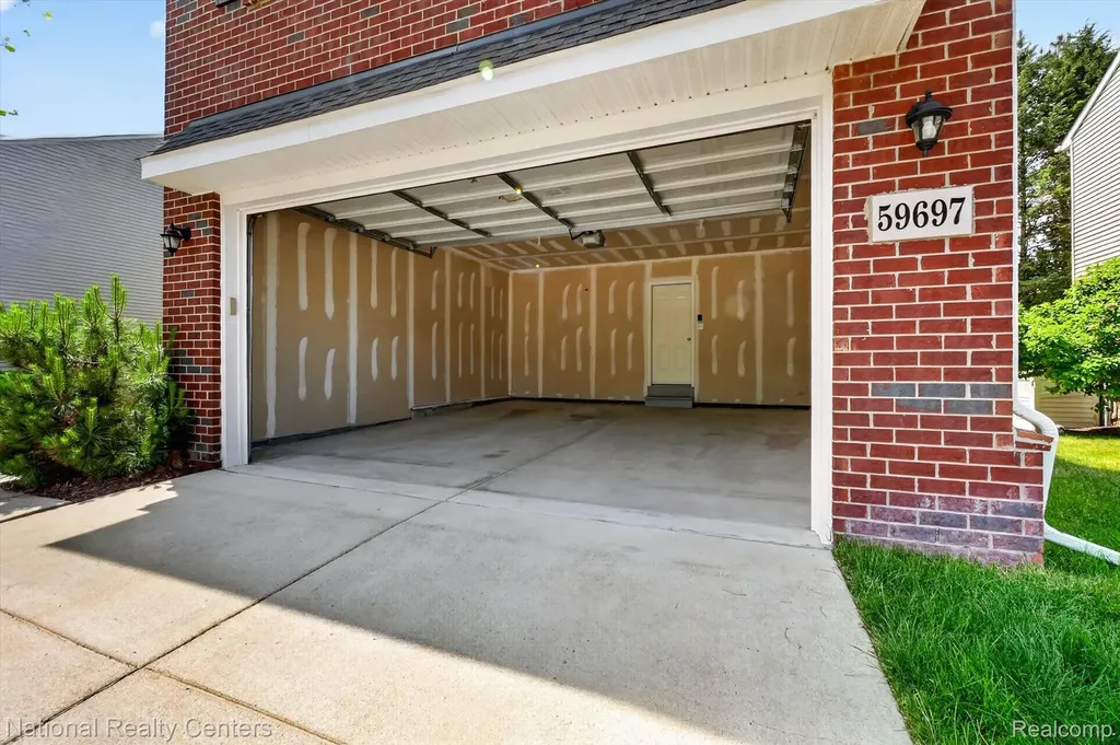 59697 Twin Pines Drive Lyon Charter Township MI 48165