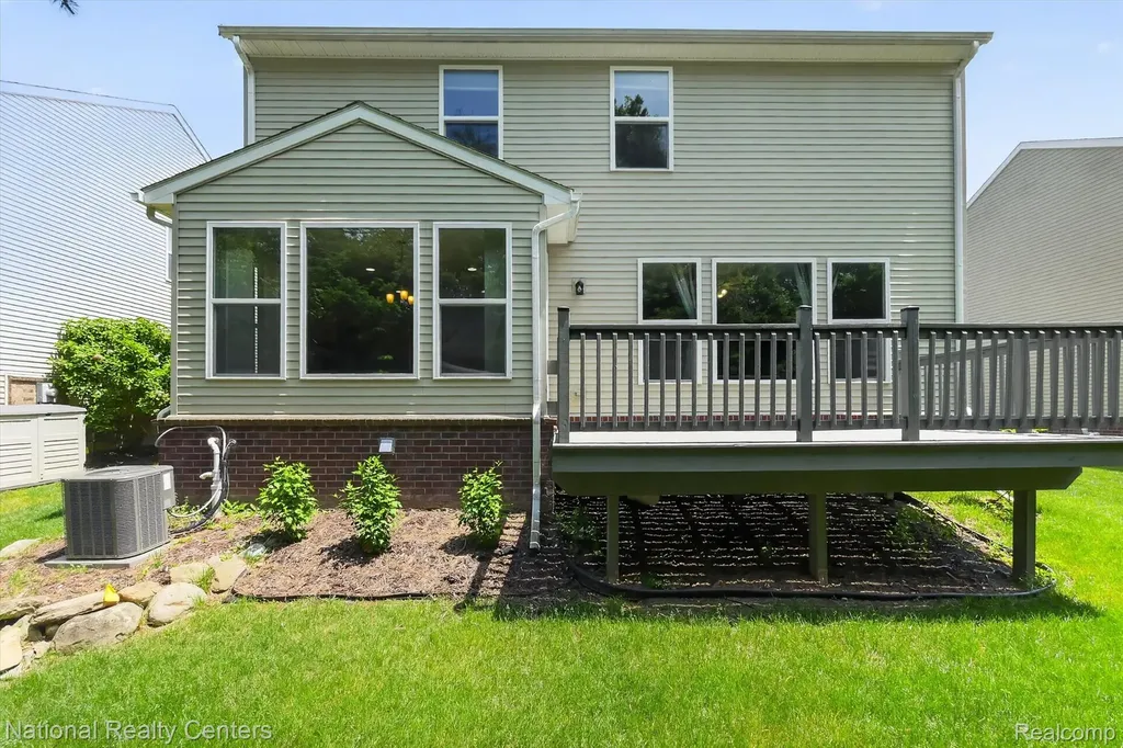 59697 Twin Pines Drive Lyon Charter Township MI 48165