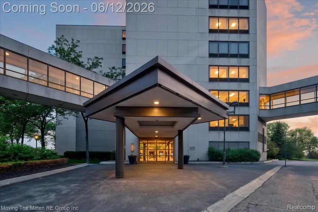 1001 W Jefferson Avenue Detroit City MI 48226