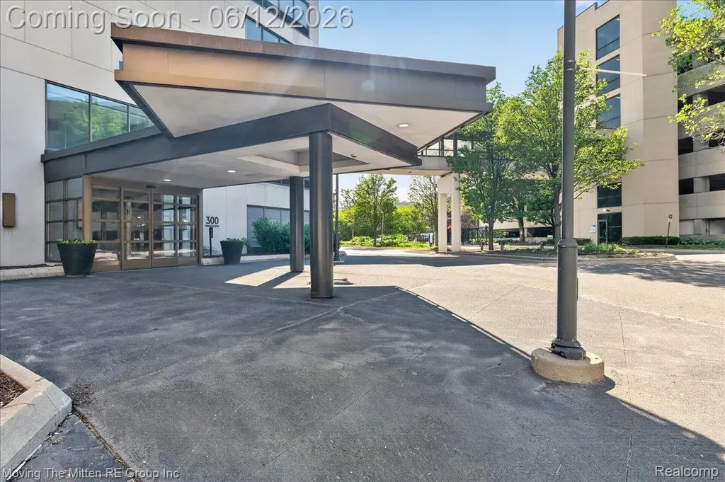 1001 W Jefferson Avenue Detroit City MI 48226