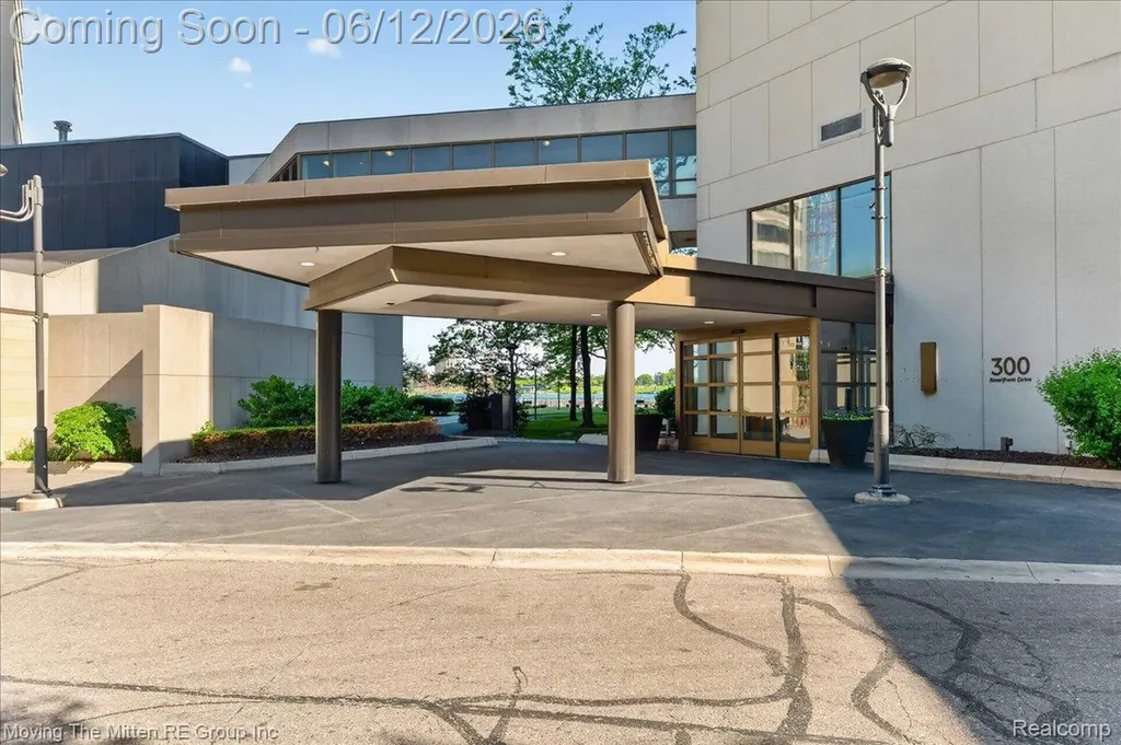 1001 W Jefferson Avenue Detroit City MI 48226
