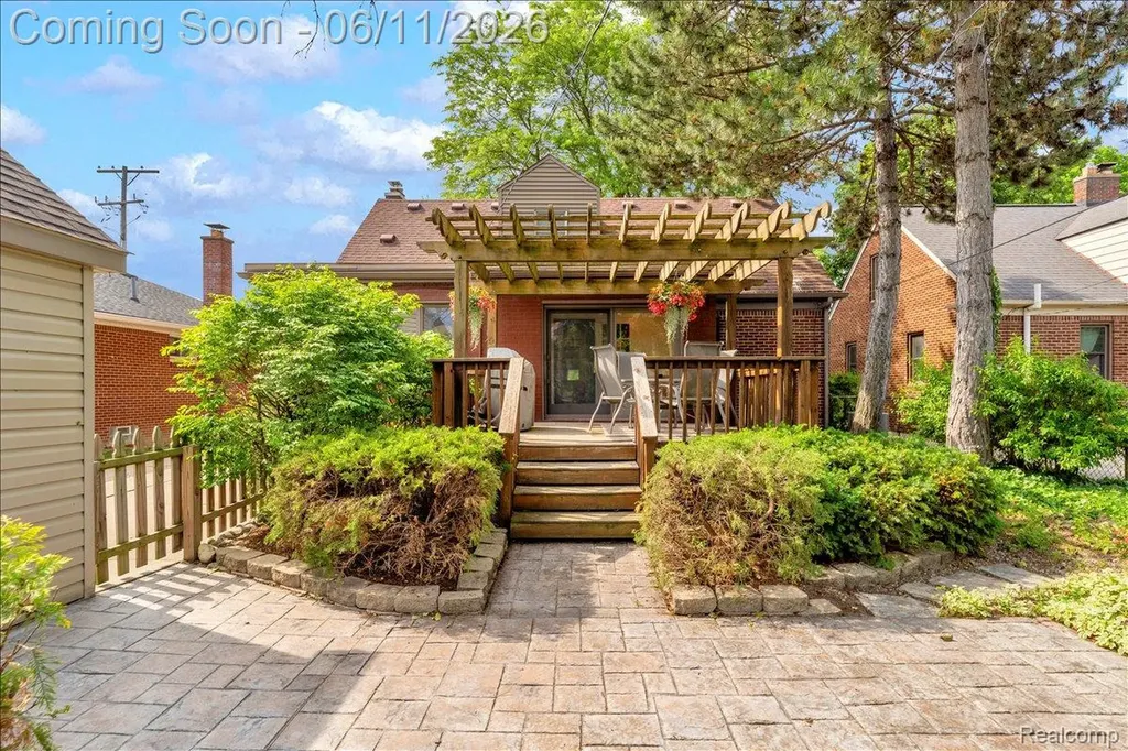 3015 Bembridge Road Royal Oak City MI 48073