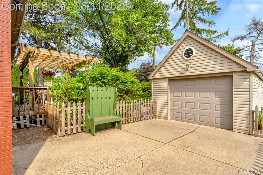 3015 Bembridge Road Royal Oak City MI 48073