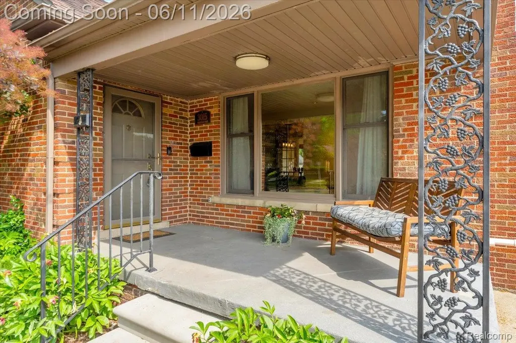 3015 Bembridge Road Royal Oak City MI 48073