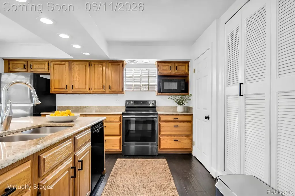 3015 Bembridge Road Royal Oak City MI 48073