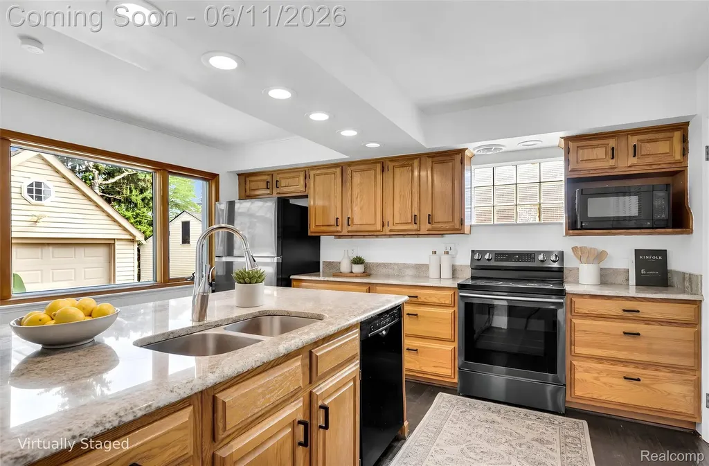 3015 Bembridge Road Royal Oak City MI 48073