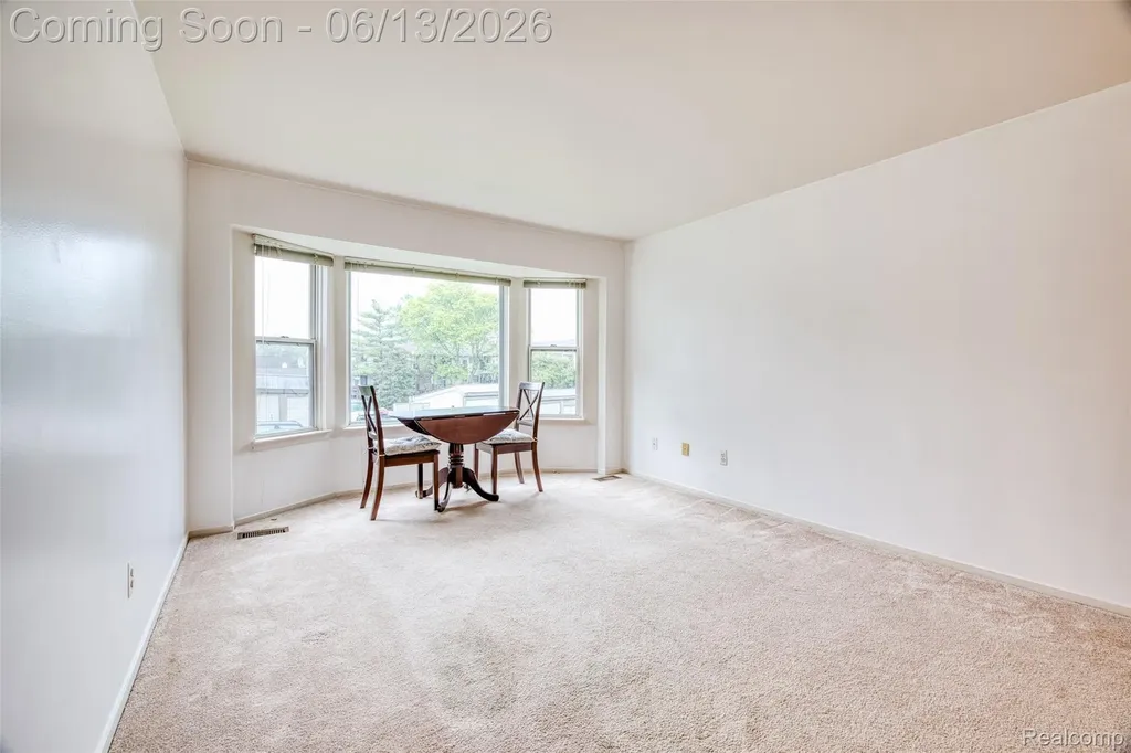 44750 Bayview Drive Novi City MI 48377