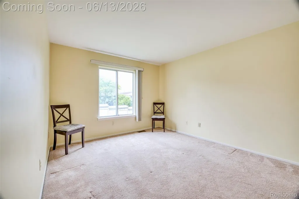 44750 Bayview Drive Novi City MI 48377