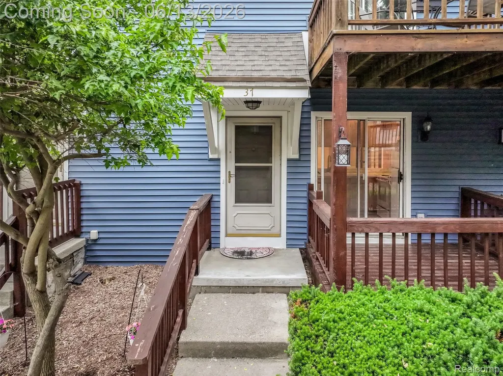 44750 Bayview Drive Novi City MI 48377