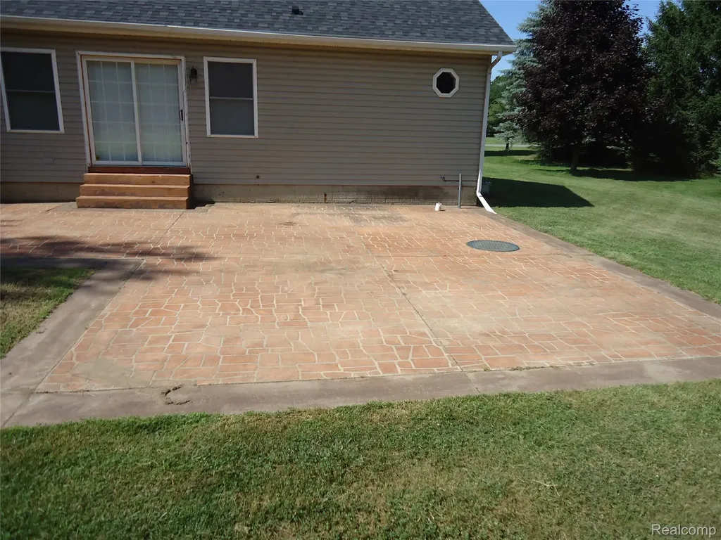2933 Ashley Drive Madison Charter Township MI 49221