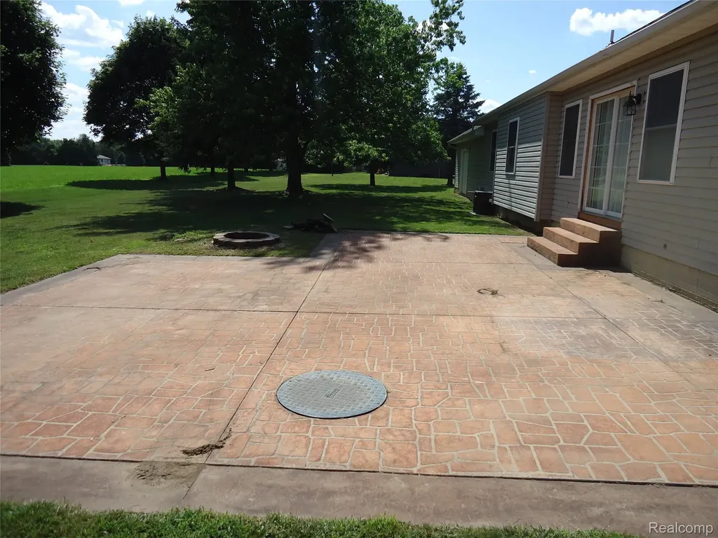 2933 Ashley Drive Madison Charter Township MI 49221