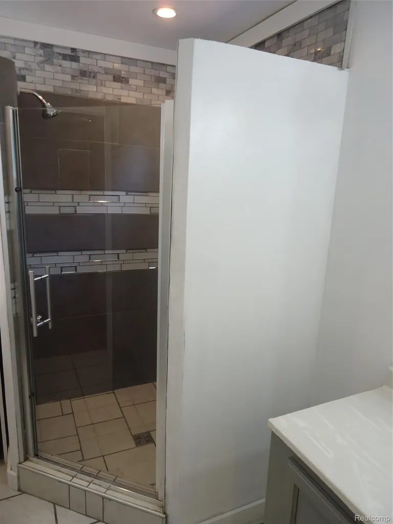 2933 Ashley Drive Madison Charter Township MI 49221