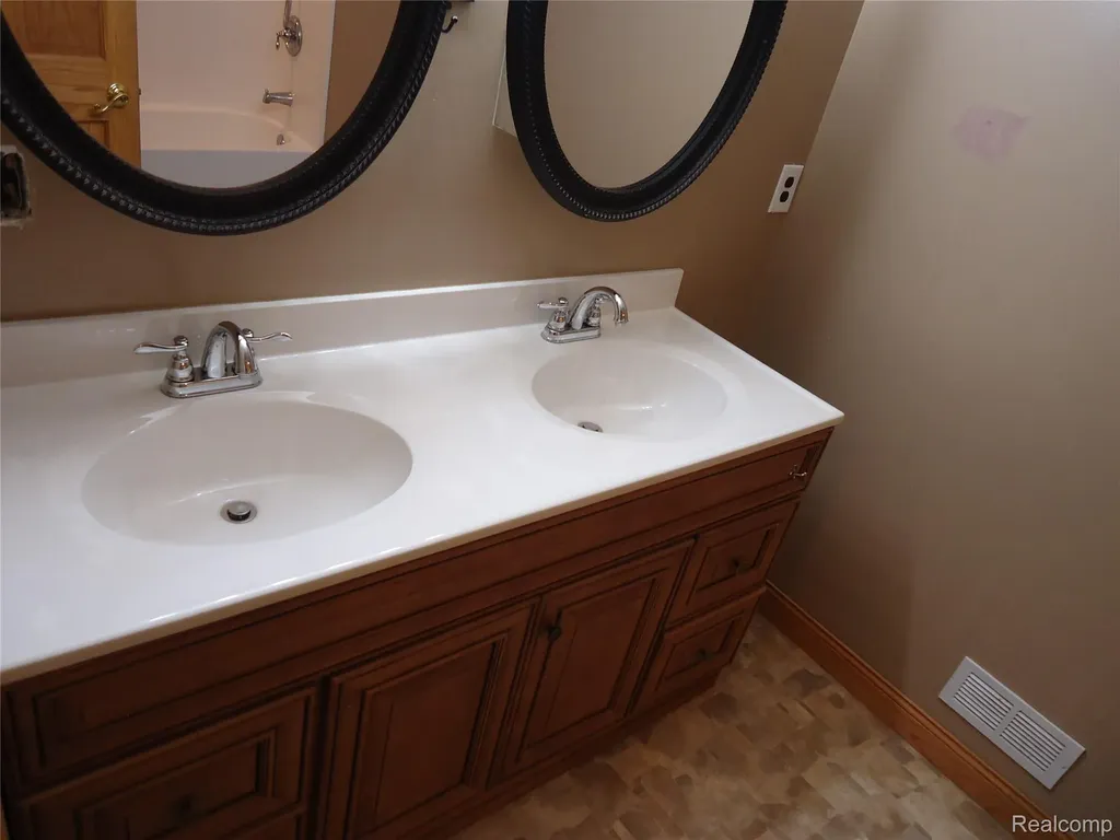 2933 Ashley Drive Madison Charter Township MI 49221