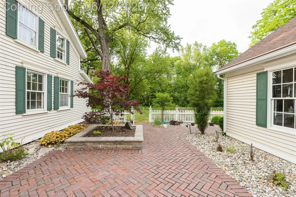 10196 Faussett Road Tyrone Township MI 48430