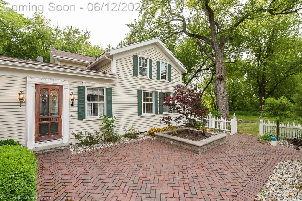 10196 Faussett Road Tyrone Township MI 48430