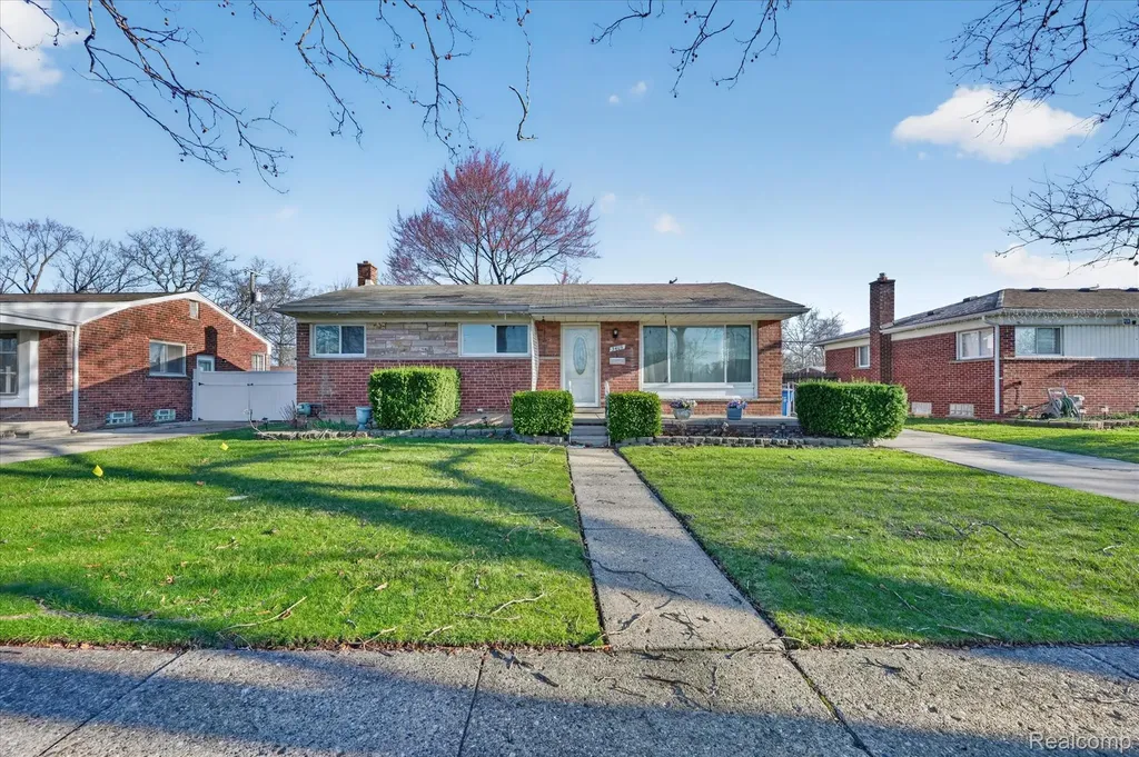 3409 Jarvis Avenue Warren City MI 48091