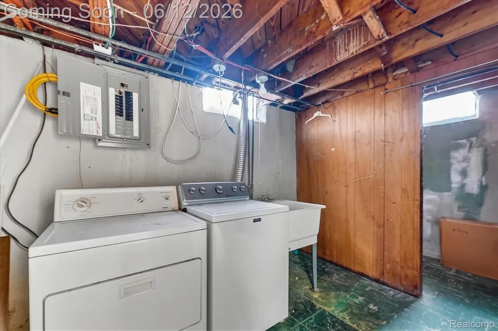 3409 Jarvis Avenue Warren City MI 48091