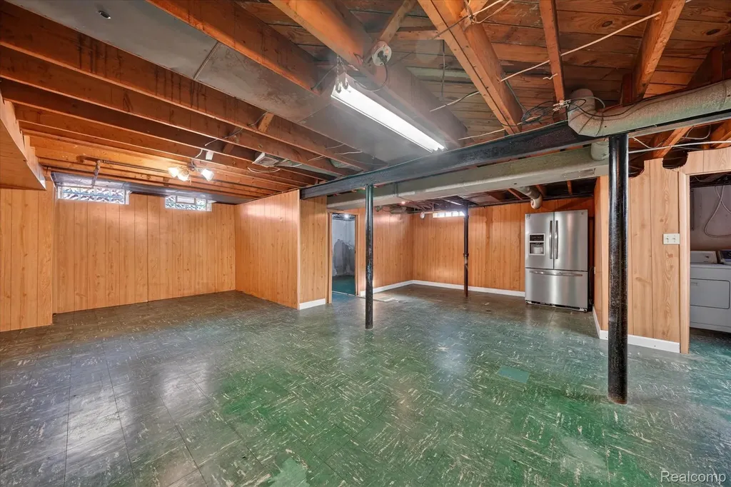3409 Jarvis Avenue Warren City MI 48091