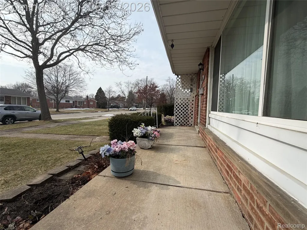 3409 Jarvis Avenue Warren City MI 48091
