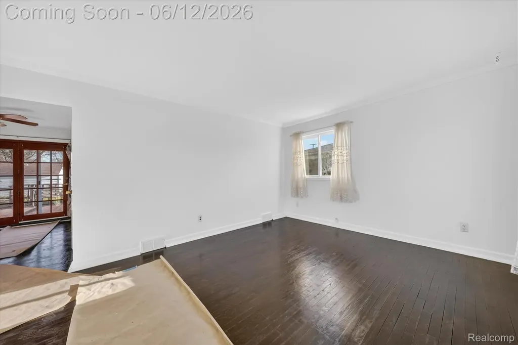 3409 Jarvis Avenue Warren City MI 48091
