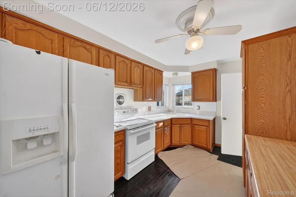 3409 Jarvis Avenue Warren City MI 48091