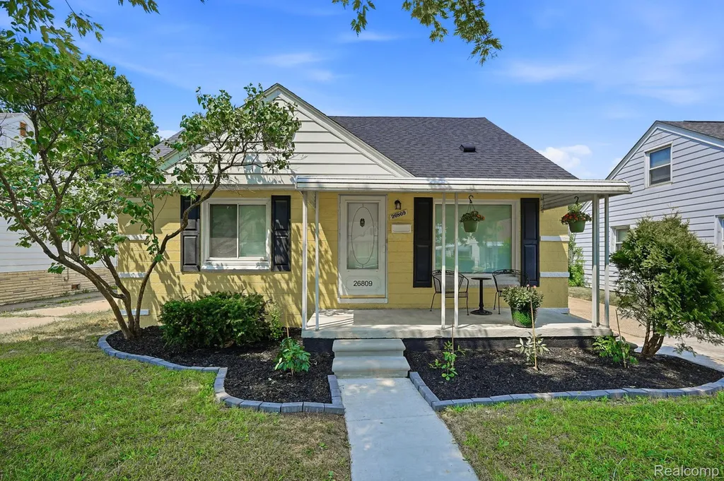 26809 Hollywood Street Roseville City MI 48066