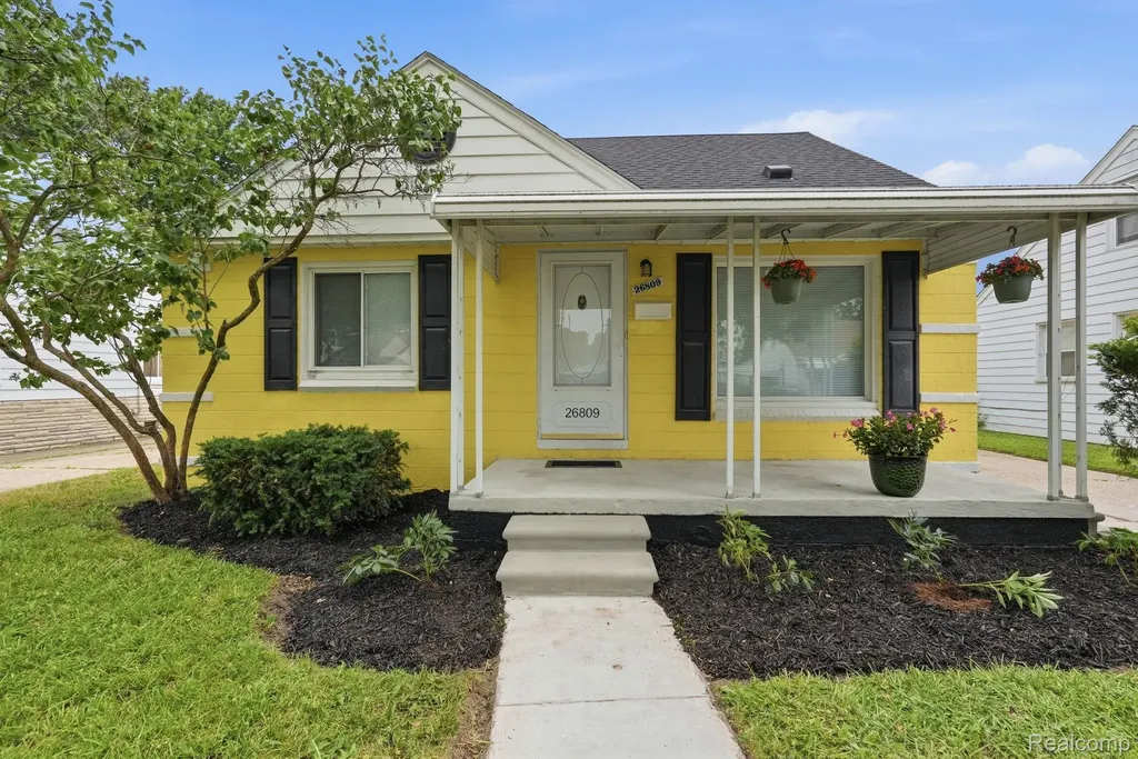 26809 Hollywood Street Roseville City MI 48066