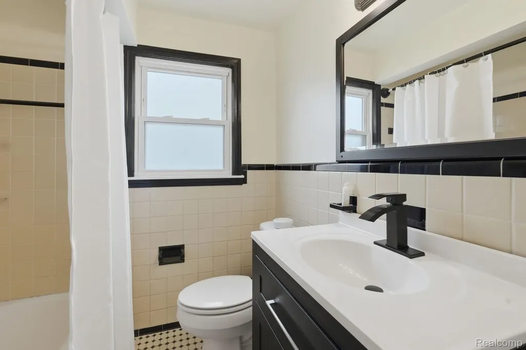 26809 Hollywood Street Roseville City MI 48066