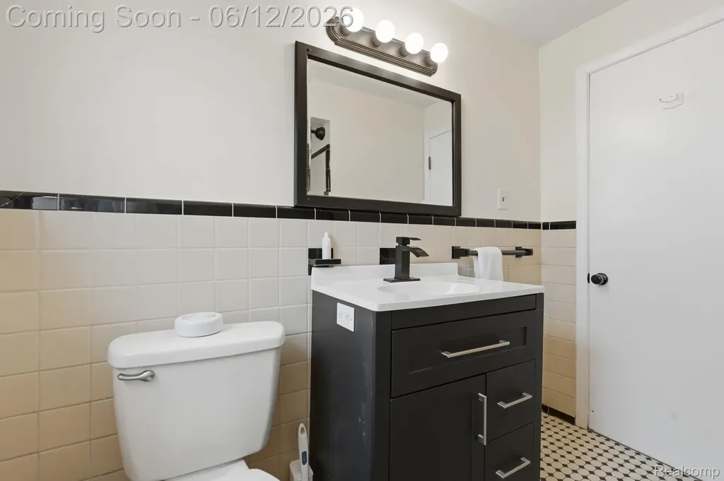 26809 Hollywood Street Roseville City MI 48066