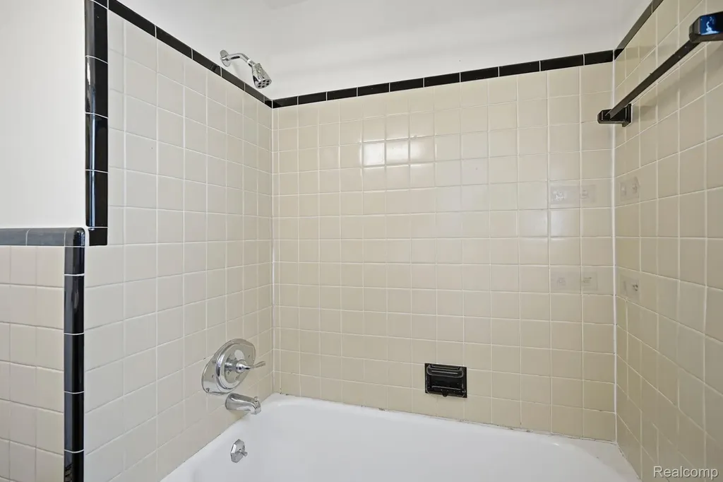 26809 Hollywood Street Roseville City MI 48066