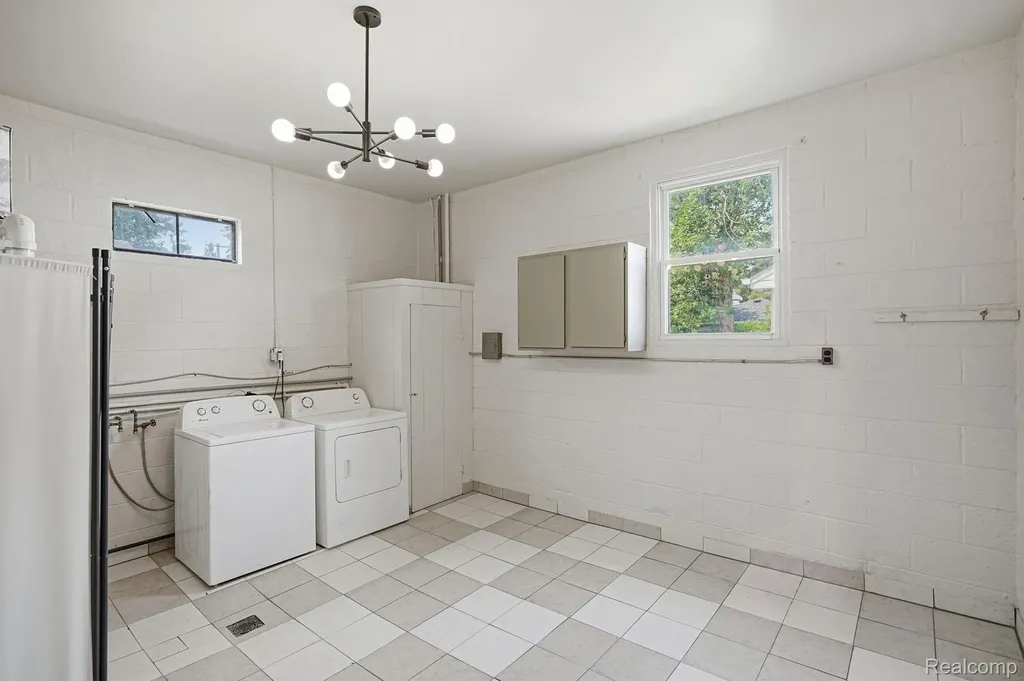 26809 Hollywood Street Roseville City MI 48066
