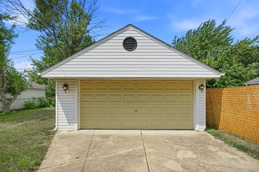 26809 Hollywood Street Roseville City MI 48066
