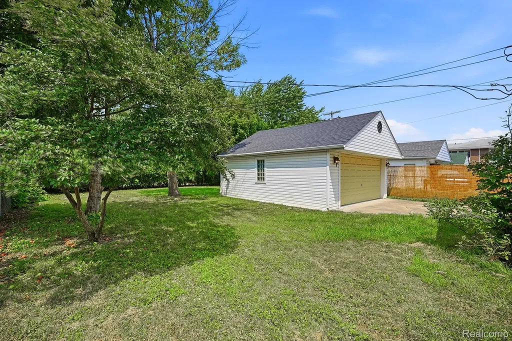 26809 Hollywood Street Roseville City MI 48066