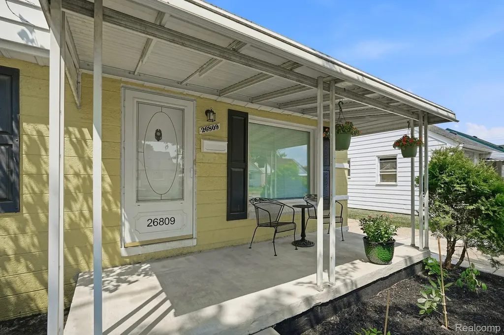 26809 Hollywood Street Roseville City MI 48066