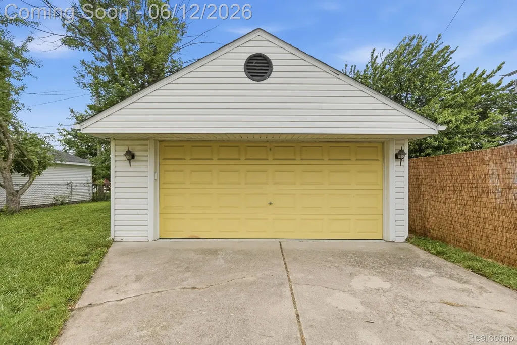 26809 Hollywood Street Roseville City MI 48066