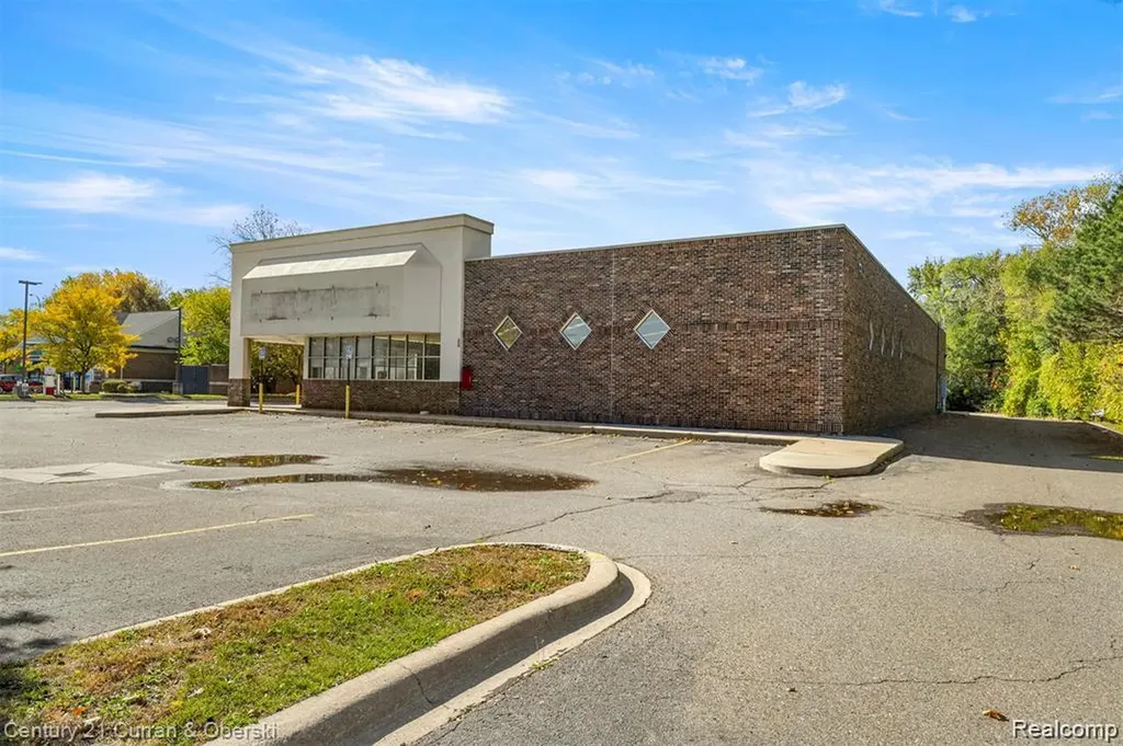 14686 Telegraph Road Taylor City MI 48180