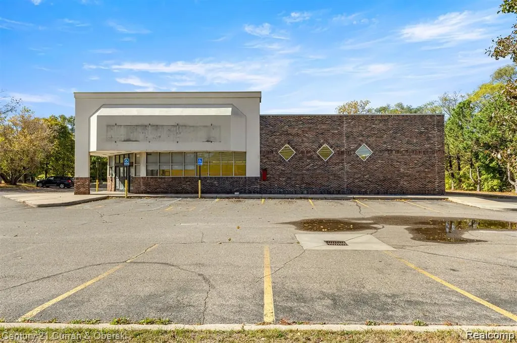 14686 Telegraph Road Taylor City MI 48180