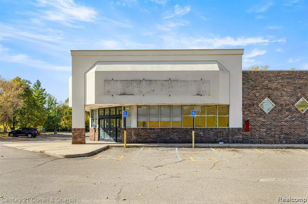 14686 Telegraph Road Taylor City MI 48180