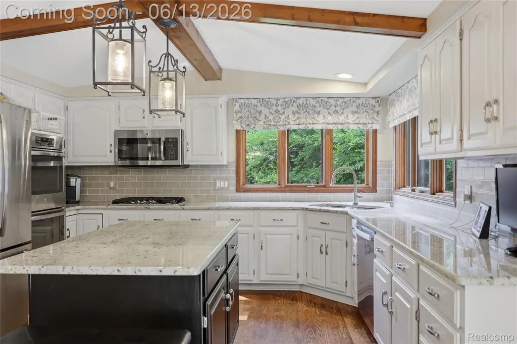 55380 Theo Drive Shelby Charter Township MI 48315
