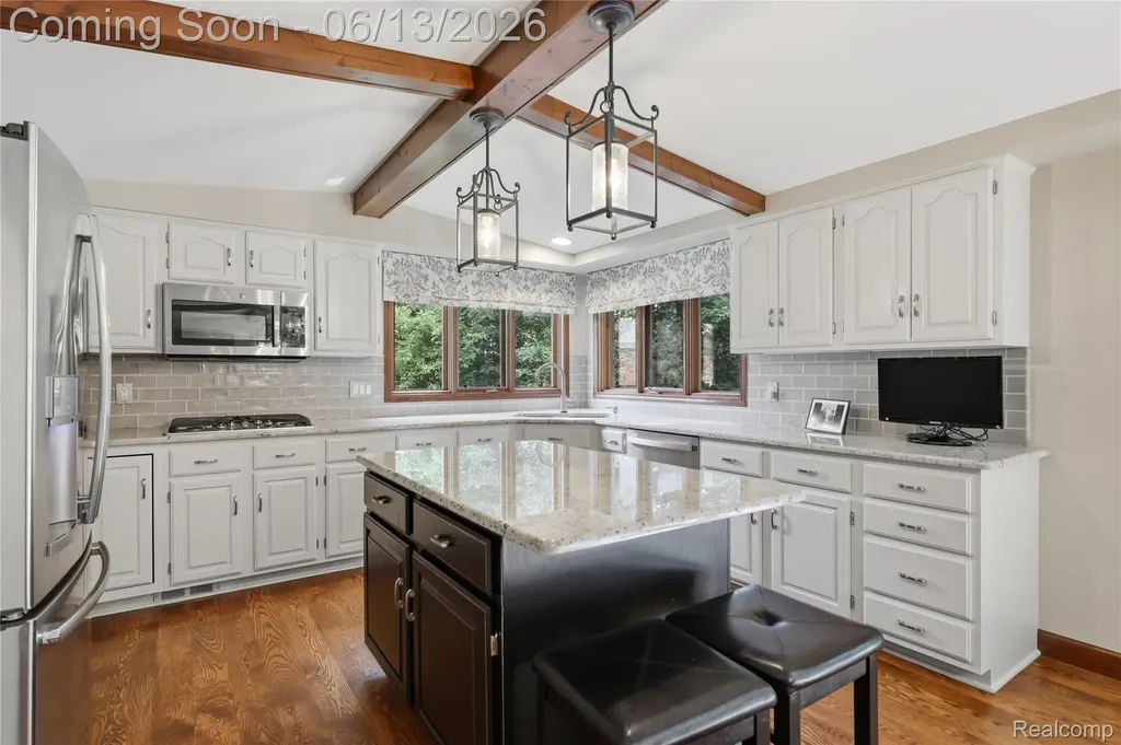55380 Theo Drive Shelby Charter Township MI 48315