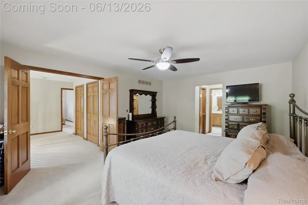 55380 Theo Drive Shelby Charter Township MI 48315